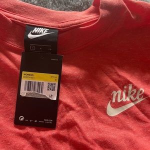 Nike Women's Loose Fit Workout top